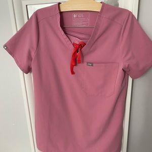 Figs Chalk Pink - Catarina - one pocket scrub top